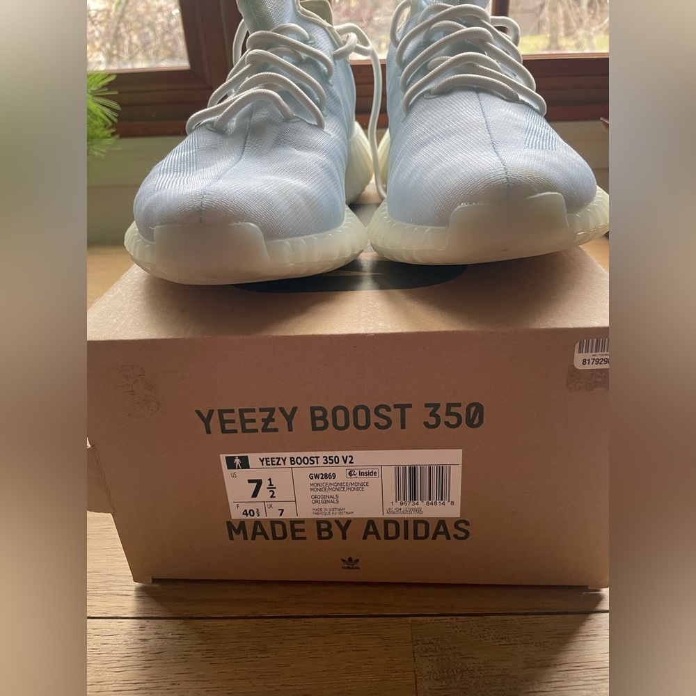 Yeezy Sneakers Adidas